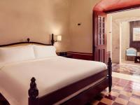 Deluxe Nile View Room